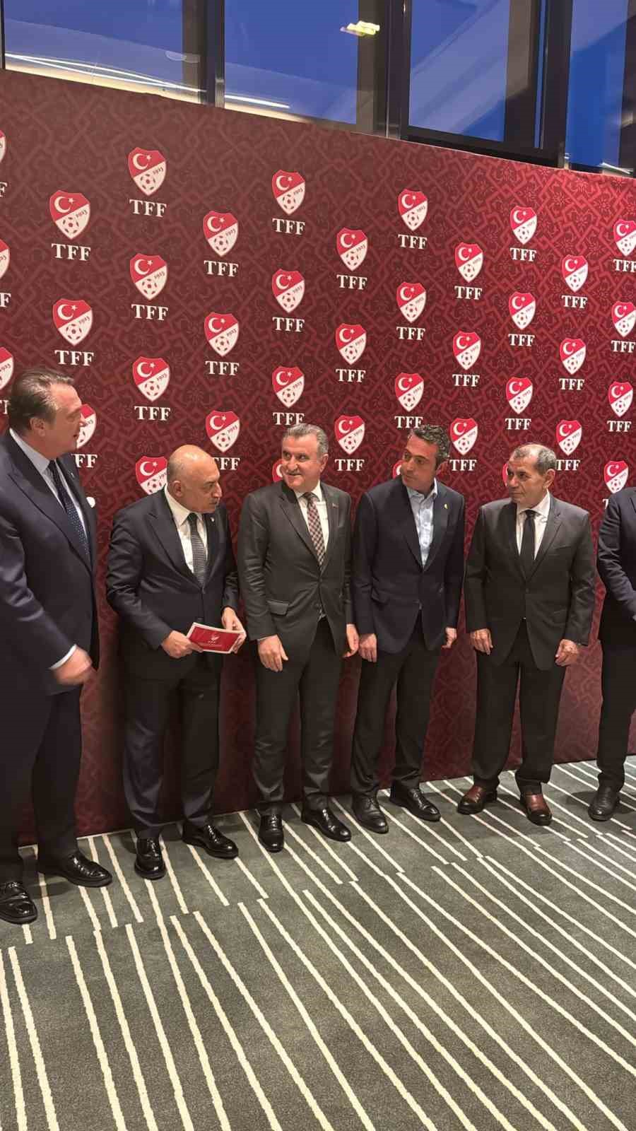 Bakan Bak: "Türk sporunu daha iyi noktalara taşıyacağımıza inanıyorum"
