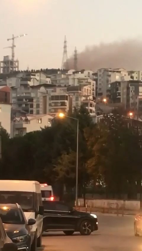 Bursa Çimento’dan gri dumanlar yükseliyor, şehrin hava kalitesi düşüyor
