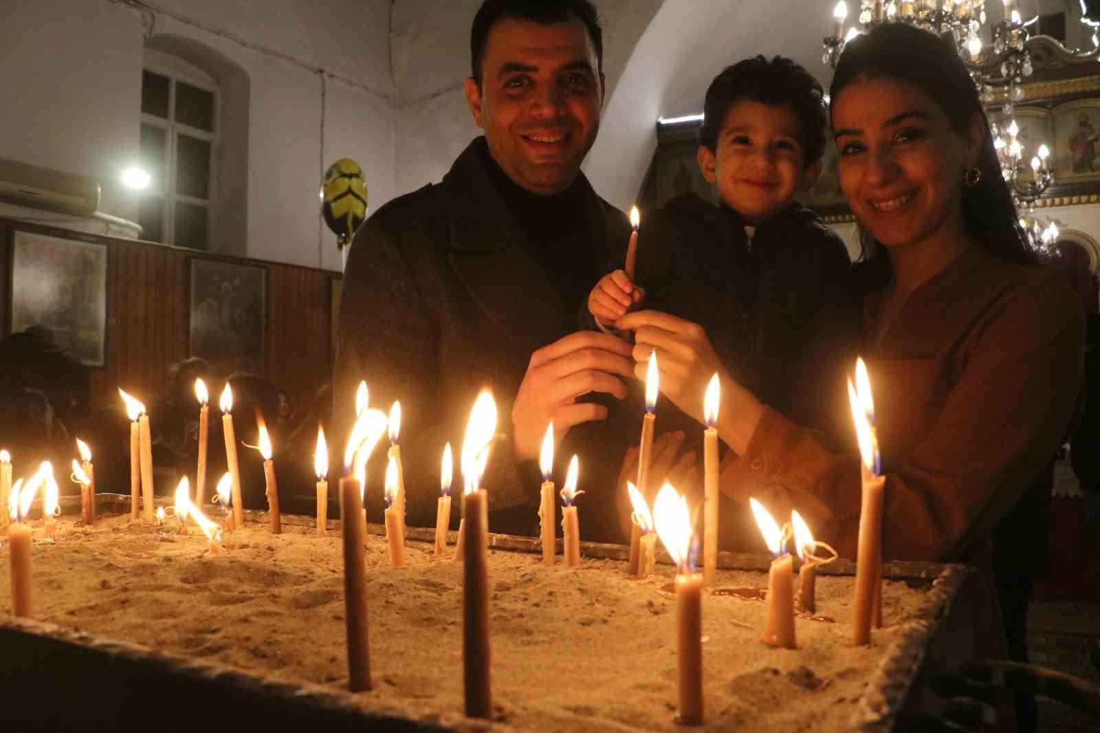 Depremin vurduğu İskenderun’da Noel etkinliği