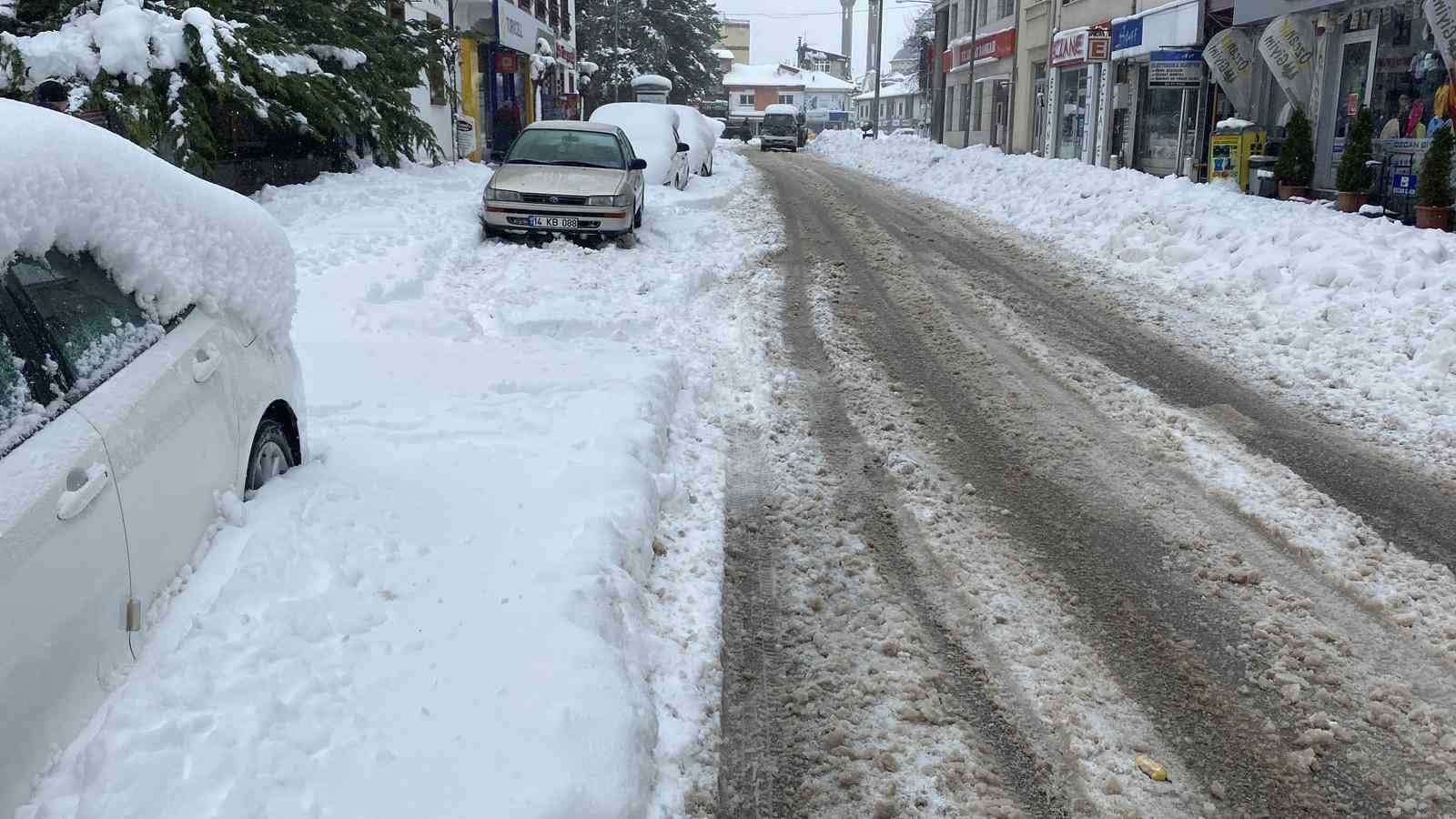 Bolu’da kar kalınlığı 30 santimetreye ulaştı