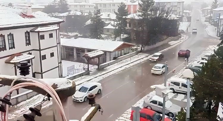 Çankırı’nın kuzey kesimlerinde kar yağışı etkili olmaya başladı