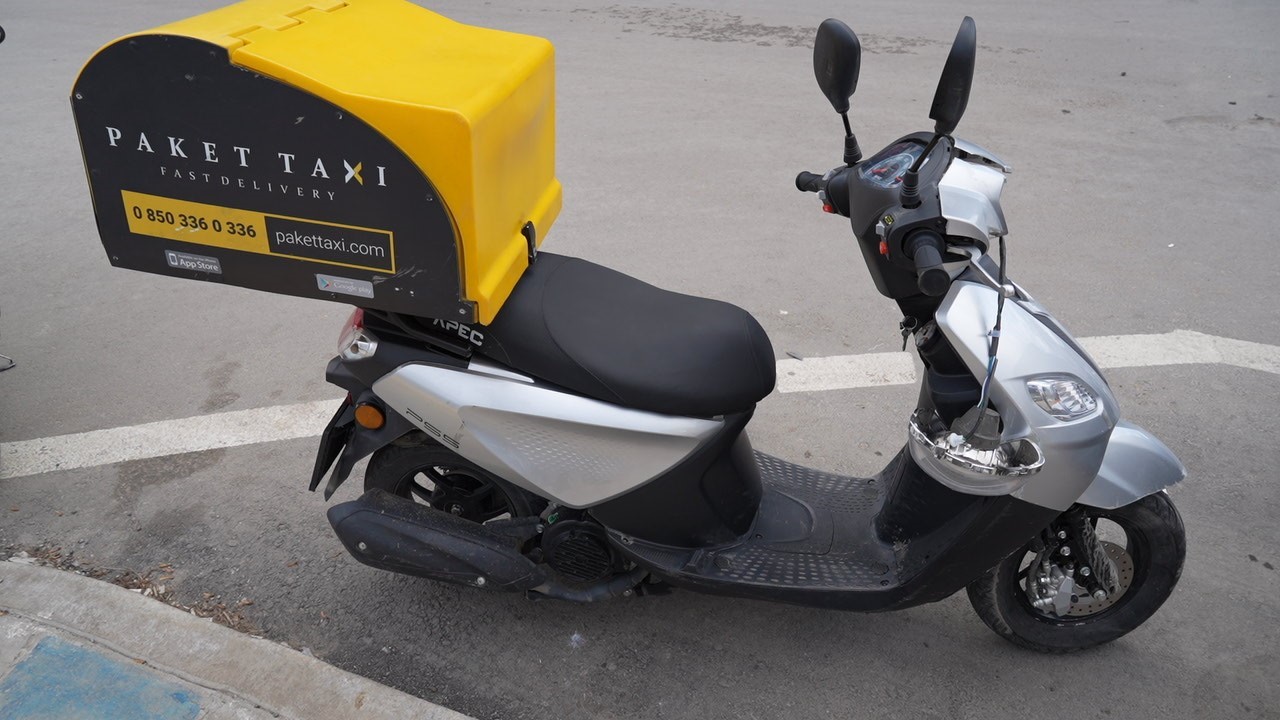 Edirne&rsquo;de motosiklet ile otomobil &ccedil;arpıştı: 1 yaralı
