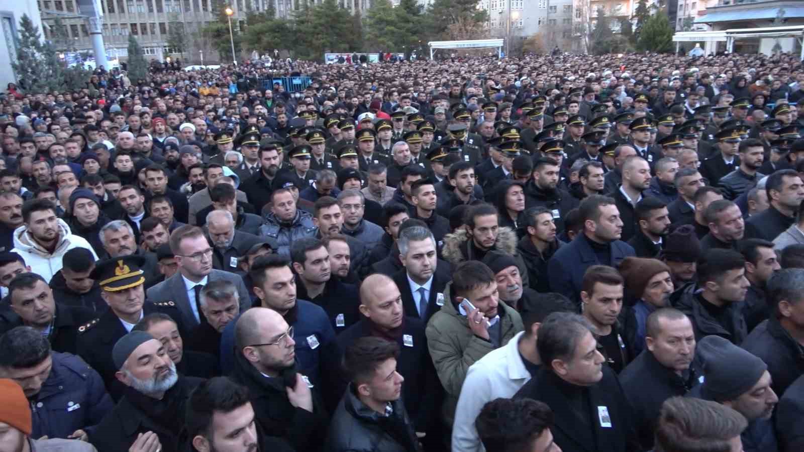 Şehit Piyade Sözleşmeli Er Semih Yılmaz memleketi Kırıkkale’de toprağa verildi
