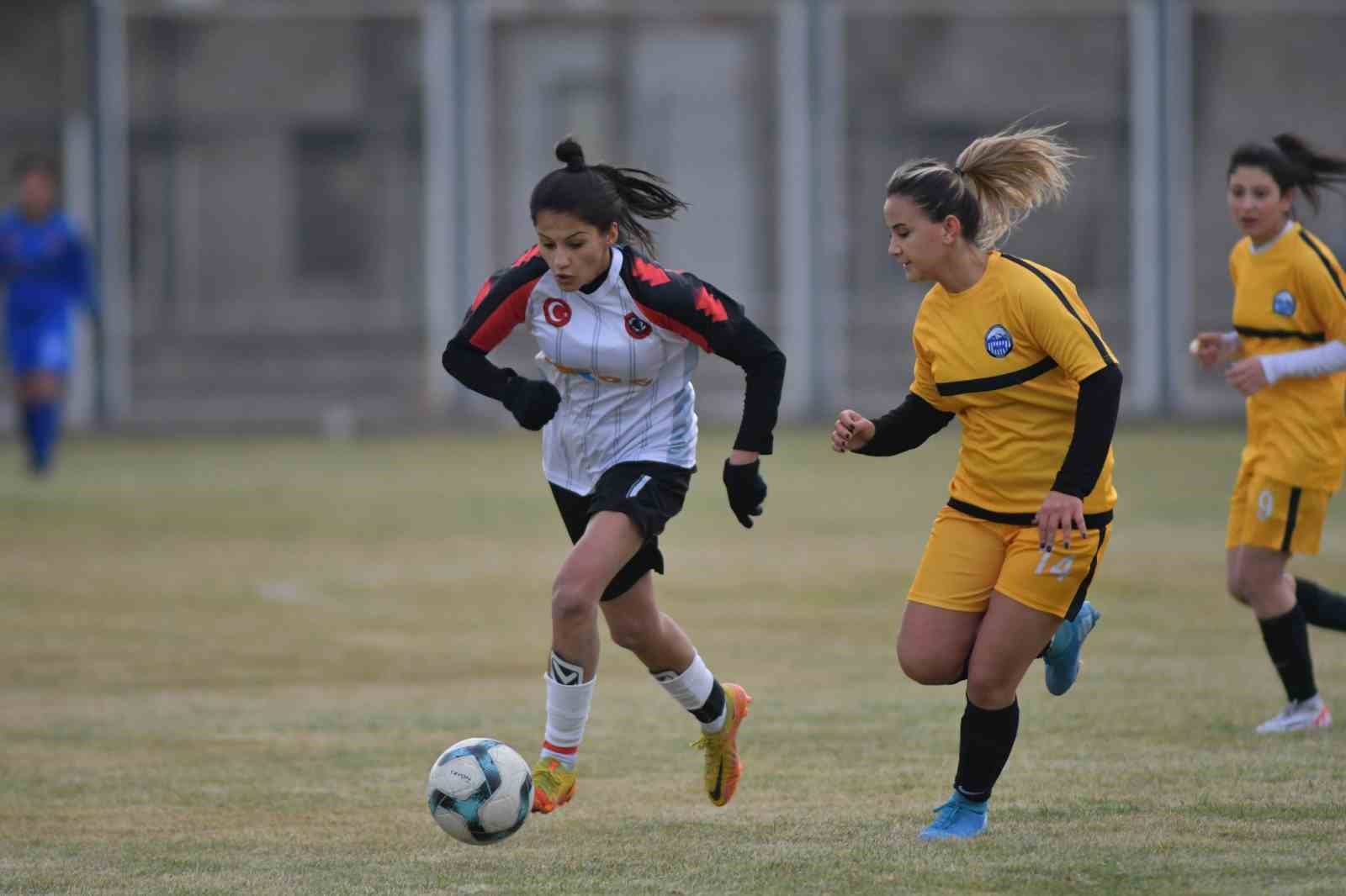 Kadınlar 2. Lig: Kılıçaslan Yıldızspor: 0 - Yakacık Gençlerbirliğispor: 0
