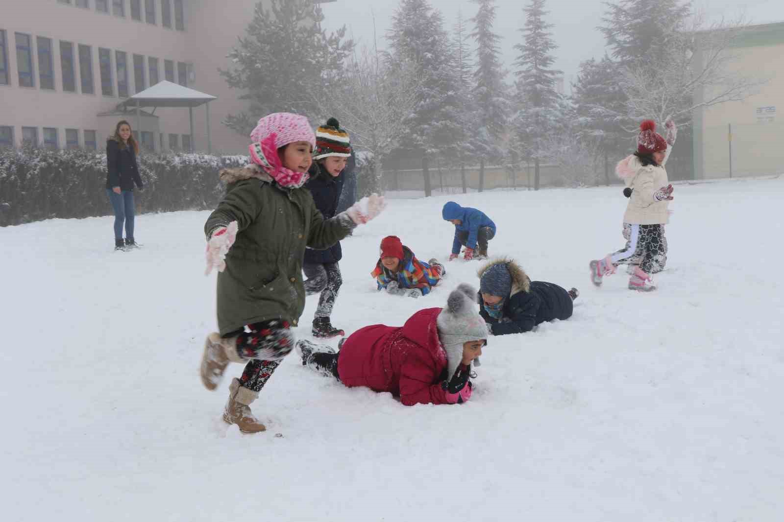 Erzincan’ın Tercan ve Refahiye ilçelerinde kar tatili