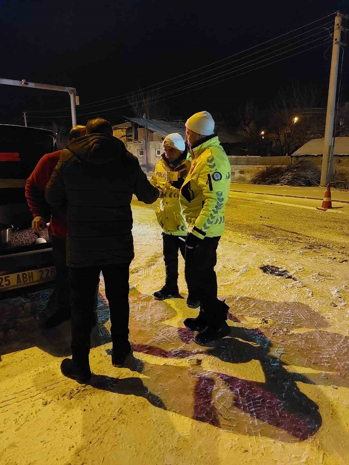 Aşkale belediyesi çorba ikram etti
