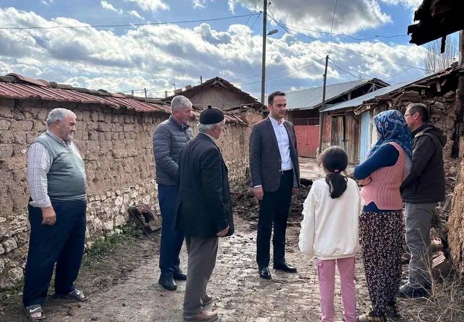 Kaymakam Demirci, yanan mahalle fırınında incelemelerde bulundu