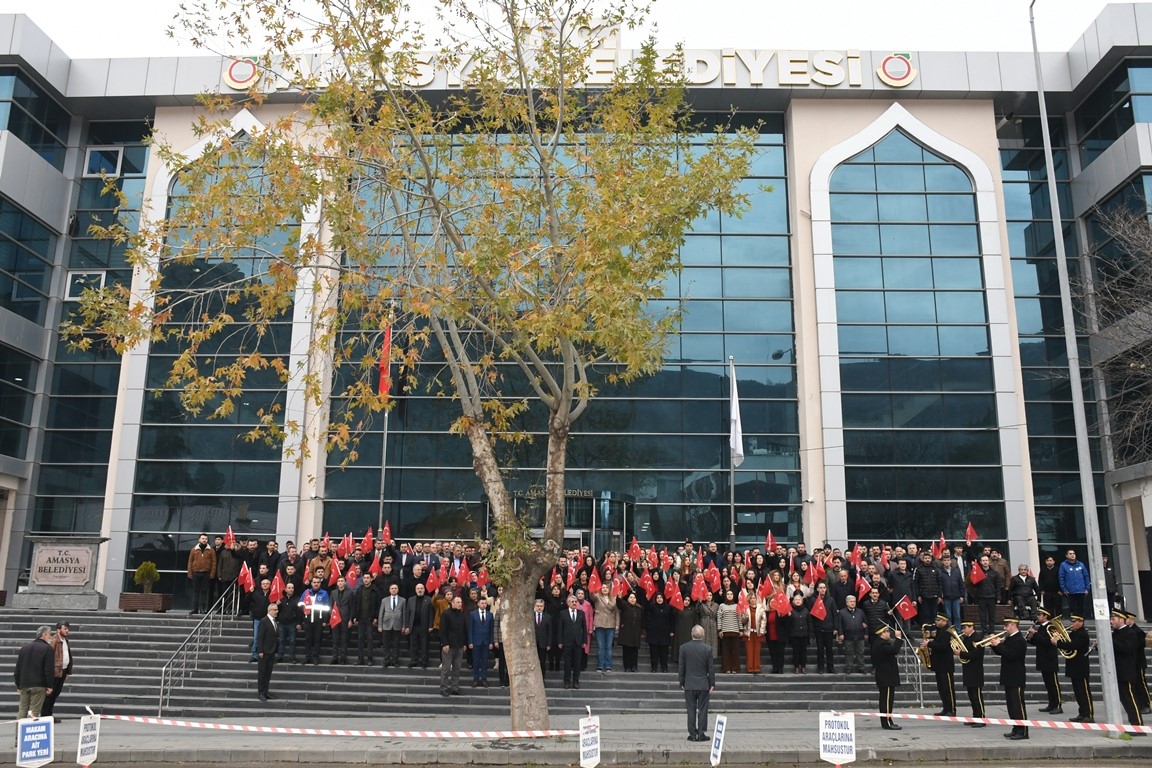 Amasya Belediyesi mesaiye ’şehitlere dua’ ile başladı