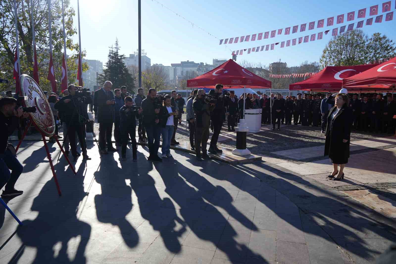 Gaziantepin dman igalinden kurtuluunun 102. yl dnm cokuyla kutland
