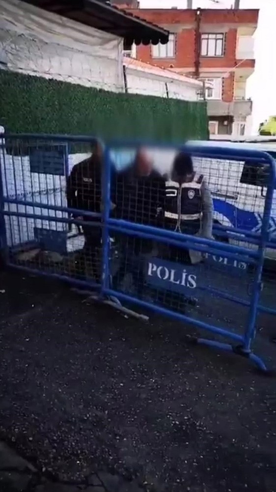 25 yıl kesinleşmiş hapis cezasıyla aranan şüpheli Güven Timlerine yakalandı
