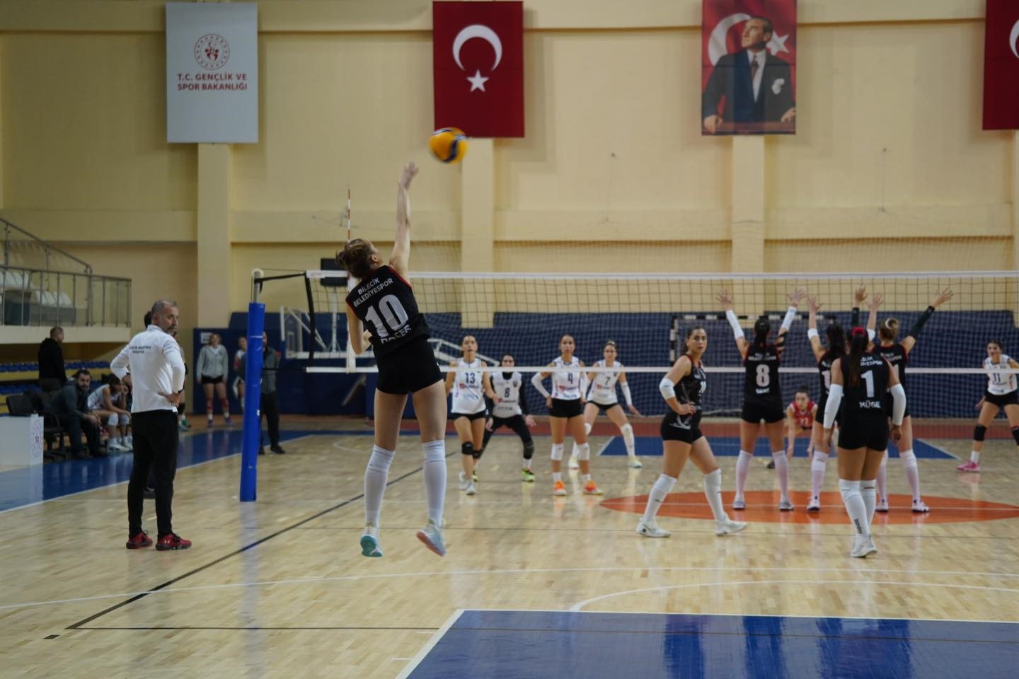 TVF Kadınlar 2. Lig:Bilecik Belediyesi Voleybol Spor Kulübü: 3 -Düzce Voleybol Takımı:0
