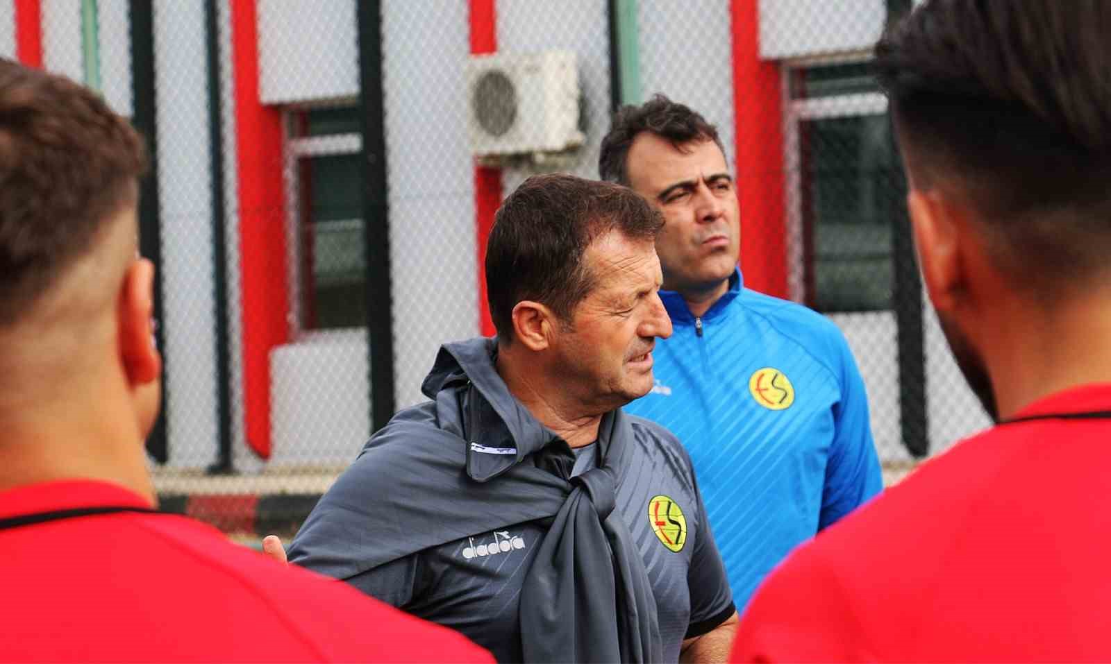 Eskişehirspor’da teknik direktör ayrılığı
