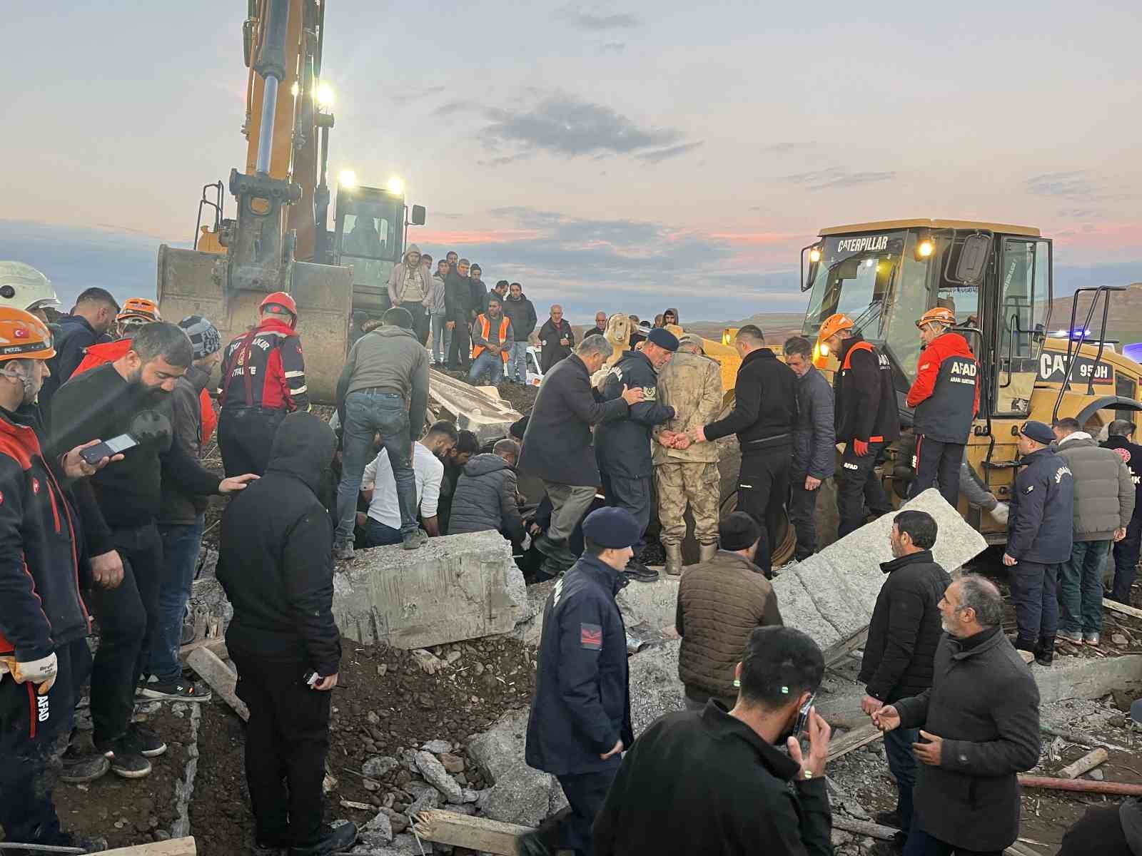 Diyarbakır'da kum ocağında göçük: 1 ölü, 1 yaralı İhlas Haber Ajansı