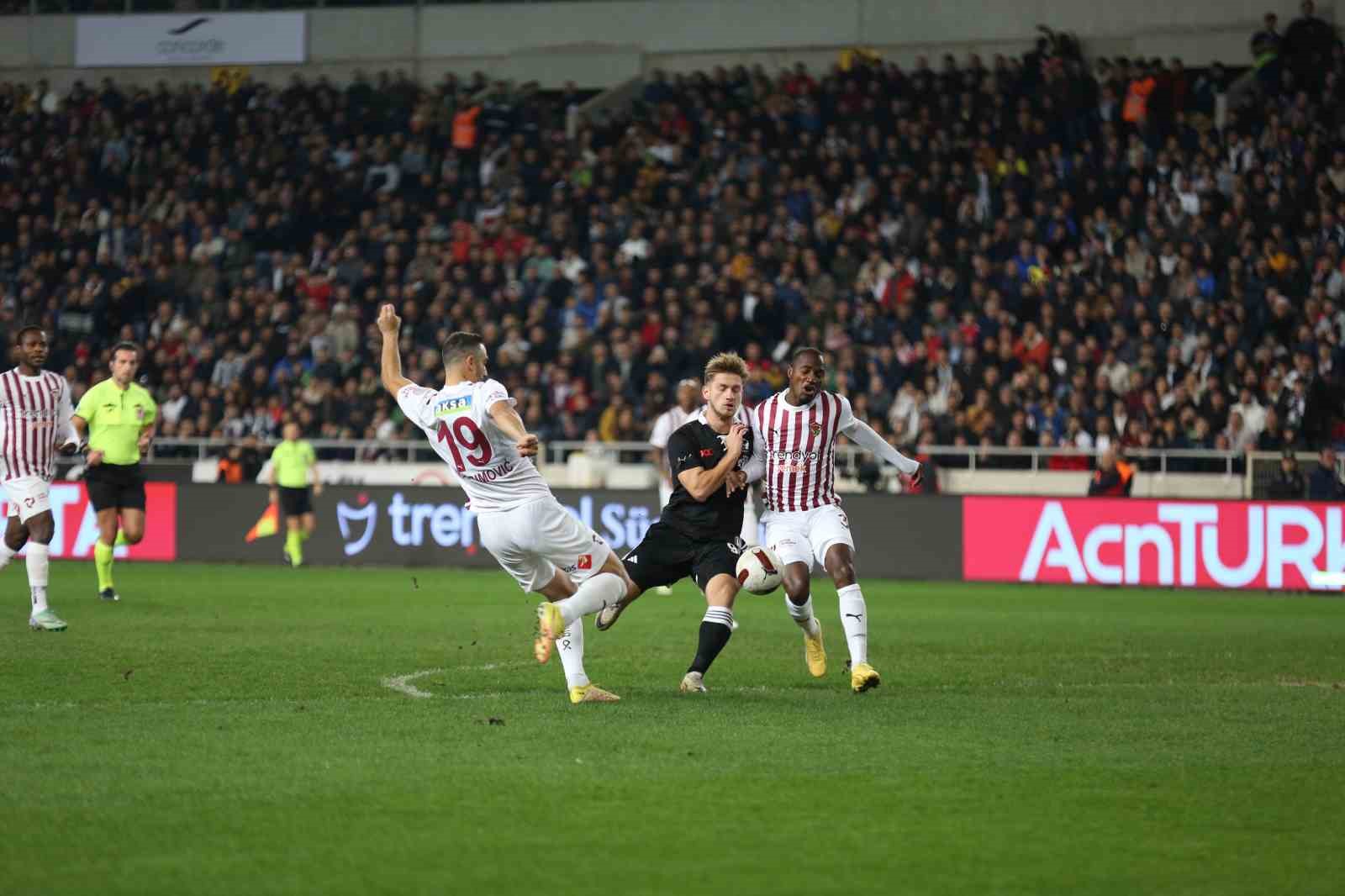 Trendyol Süper Lig: Hatayspor: 0 - Beşiktaş: 0 (Maç devam ediyor)
