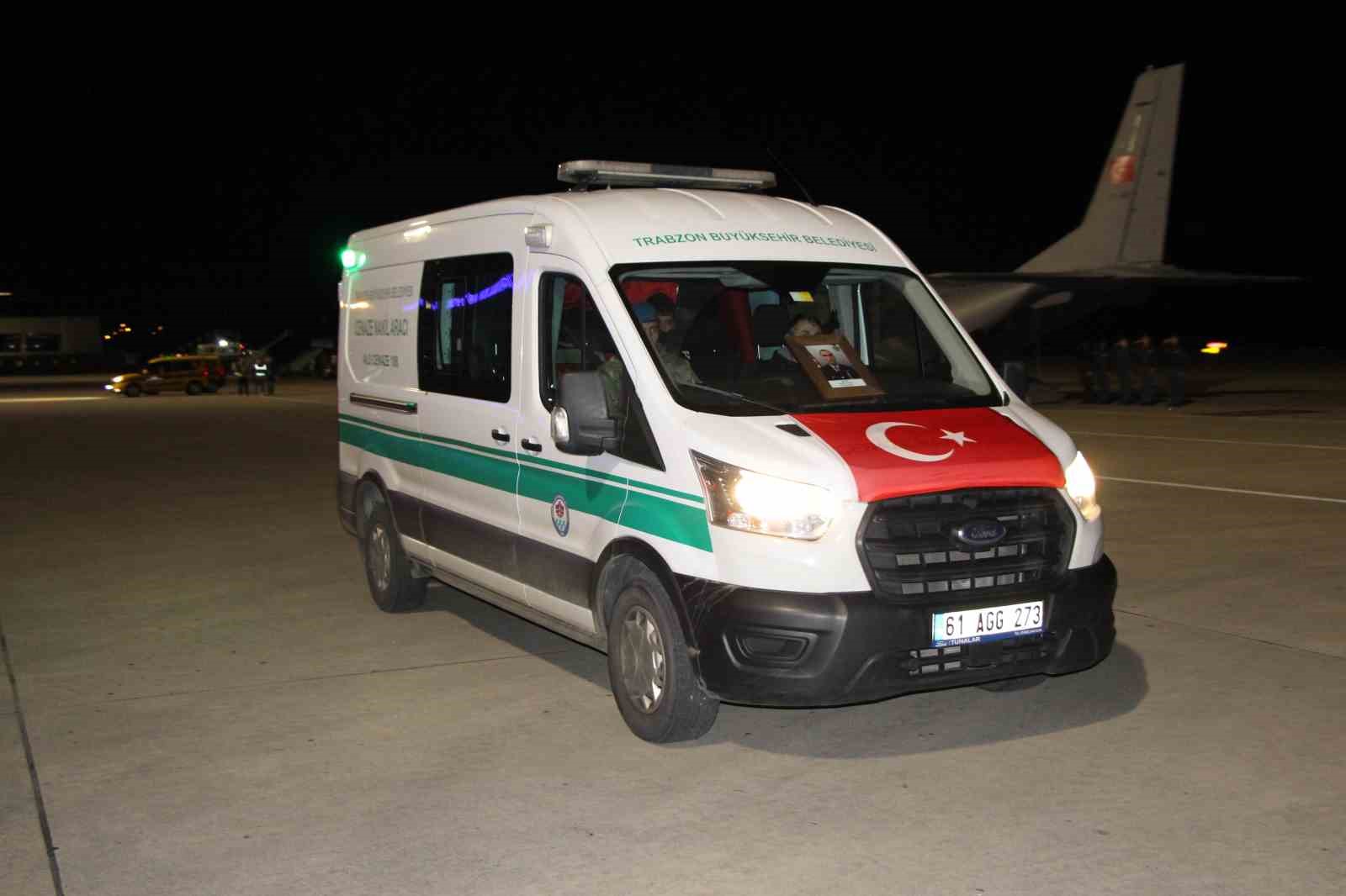 G&uuml;m&uuml;şhaneli şehidin cenazesi u&ccedil;akla Trabzon&rsquo;a getirildi 