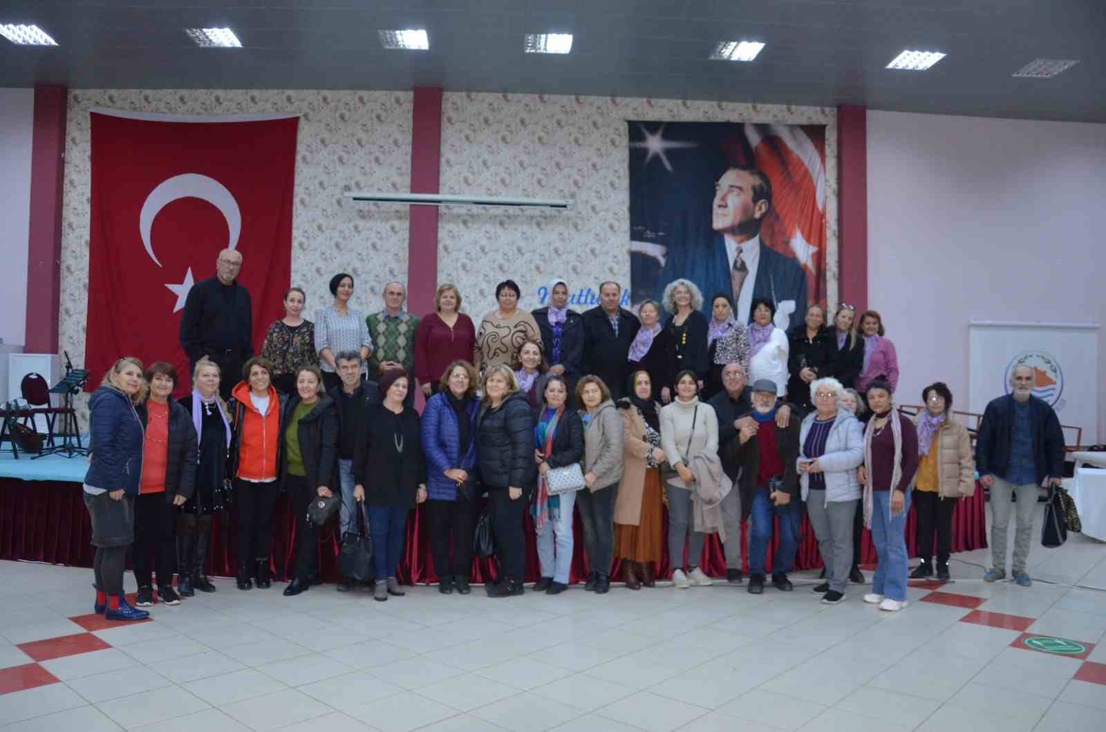 Cumhuriyetin 100. Yılında Kadının Toplumdaki Yeri paneli Gömeç’ta yapıldı