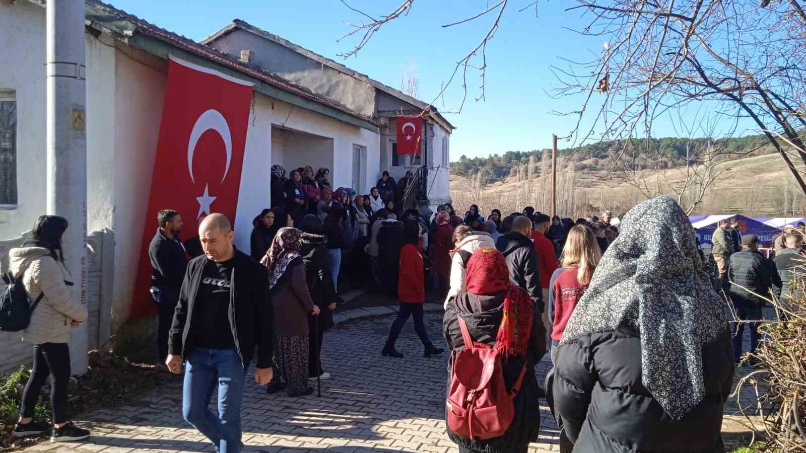 Afyonkarahisarlı şehidin baba ocağında acı bekleyiş sürüyor