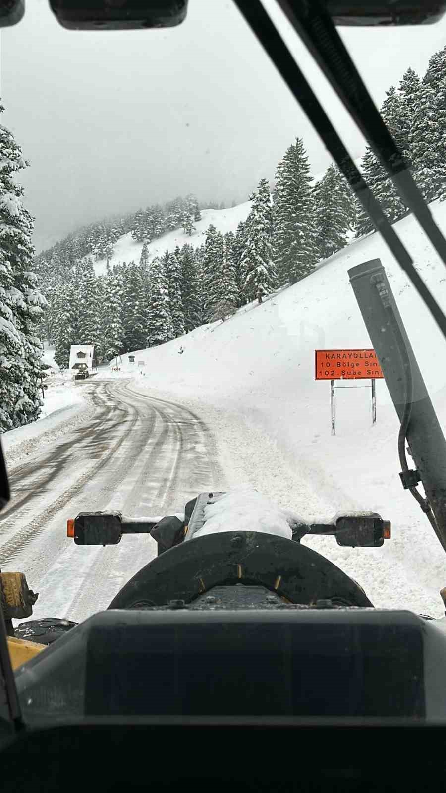 Artvin’de 73 köy yolu ulaşıma kapandı
