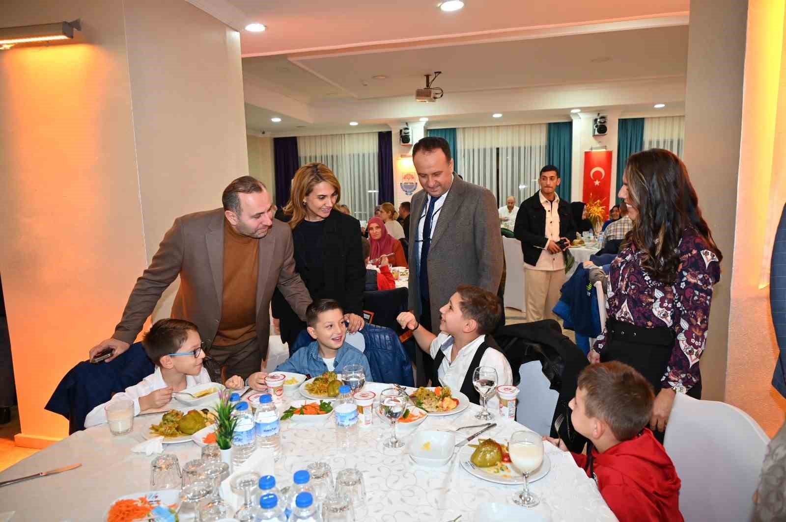 Başkan Tutuk PKU aileleri ile bir araya geldi
