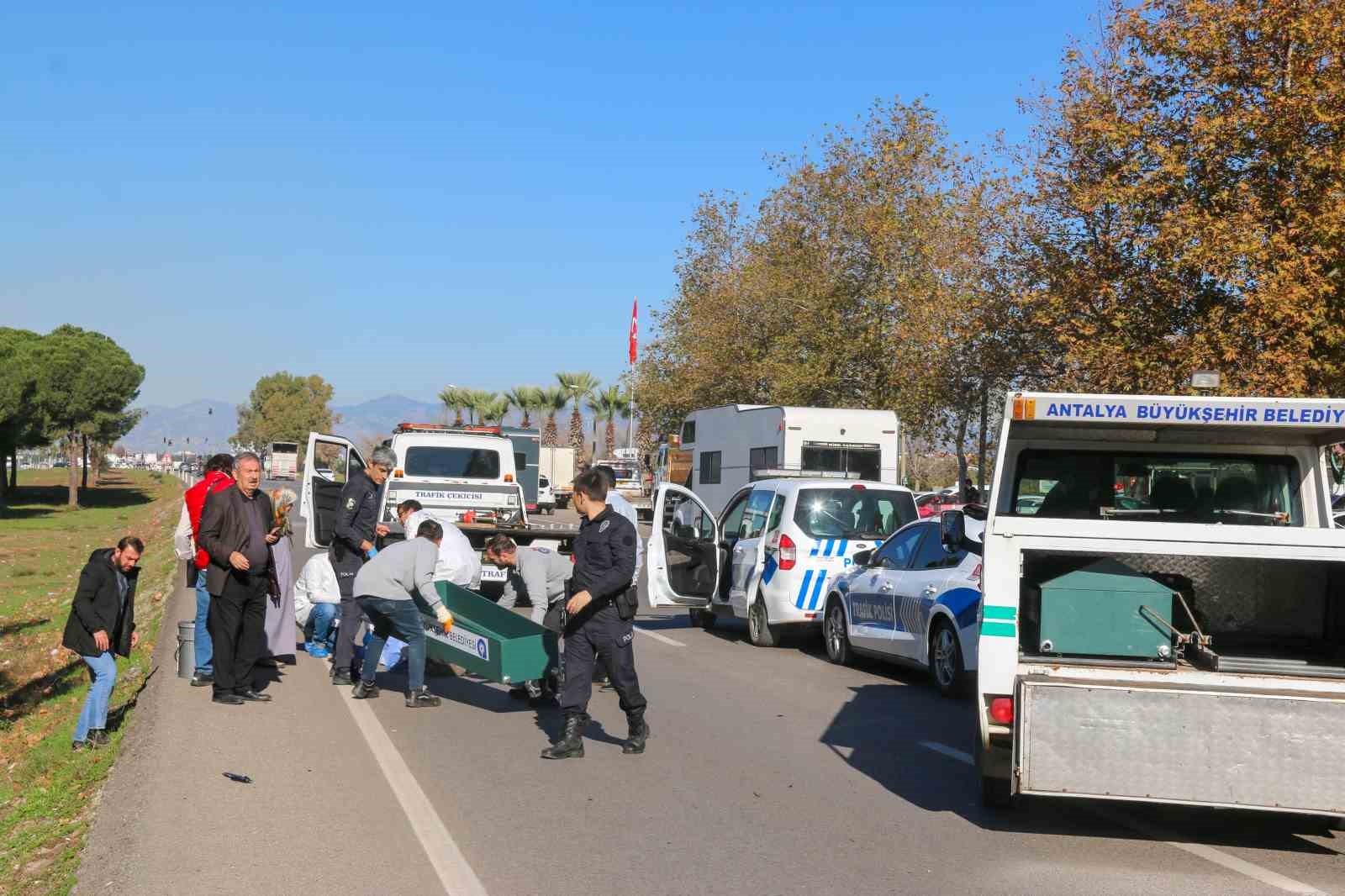 Bahçesine gitmek isterken otomobilin çarpmasıyla can verdi
