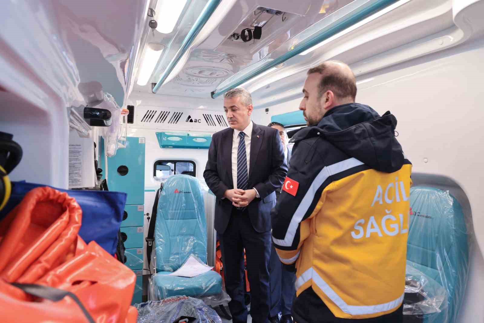 Mardin’de 4 yeni ambulans hizmete girdi