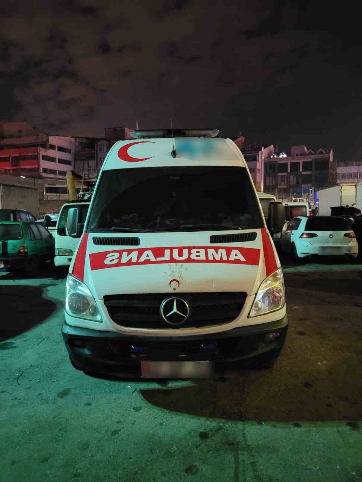 Özel ambulansla uyuşturucu sevkiyatı polise takıldı: 4 sağlık çalışanı yakalandı
