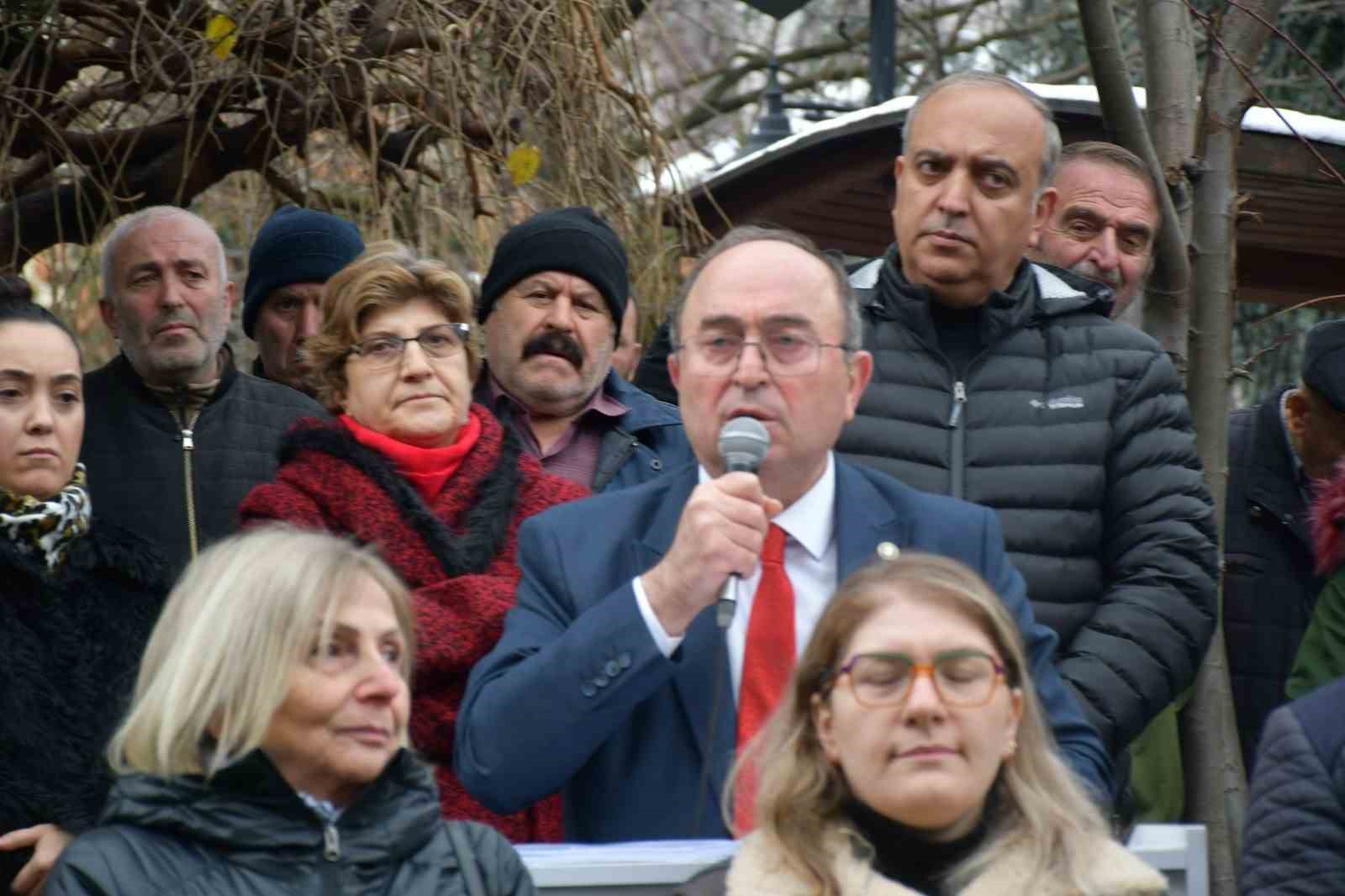 CHP’li Artvin Belediye Başkanı Elçin aday adaylığı sürecini durdurduğunu açıkladı