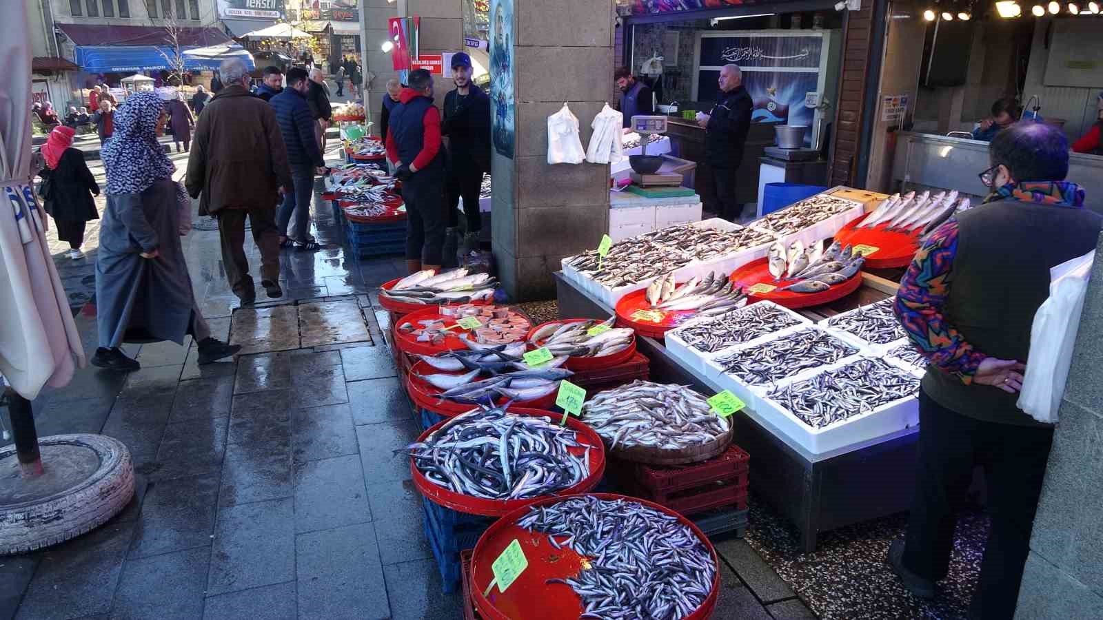 Hamsi avı düşüşe geçti, fiyatı ikiye katlandı 