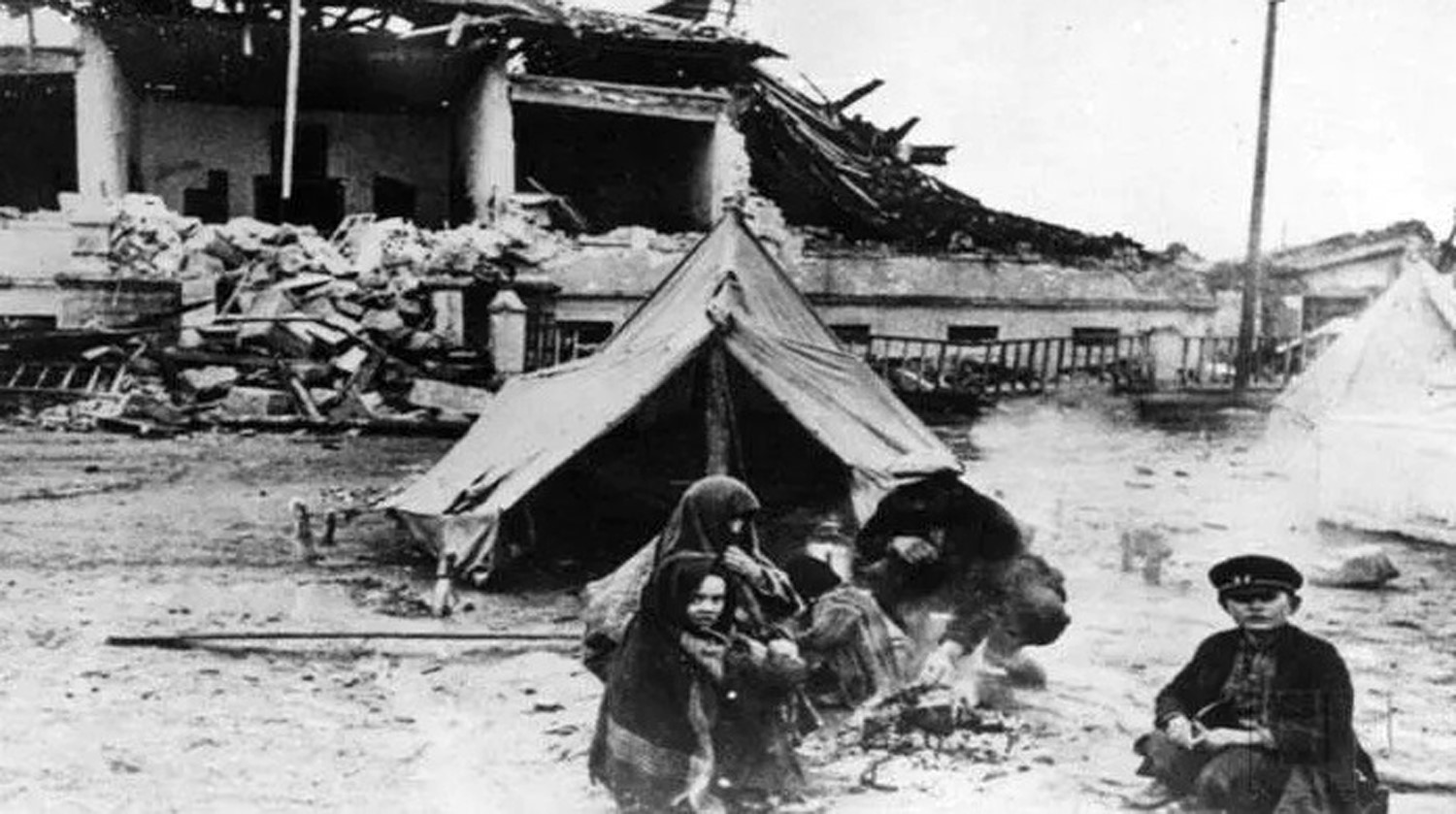 İn&ouml;n&uuml;&rsquo;n&uuml;n imzasıyla Erzincan, yine deprem fay hattı &uuml;zerine kuruldu
