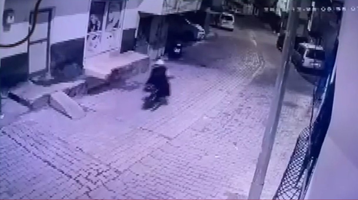 Şanlıurfa’da motosiklet hırsızlığı kamerada