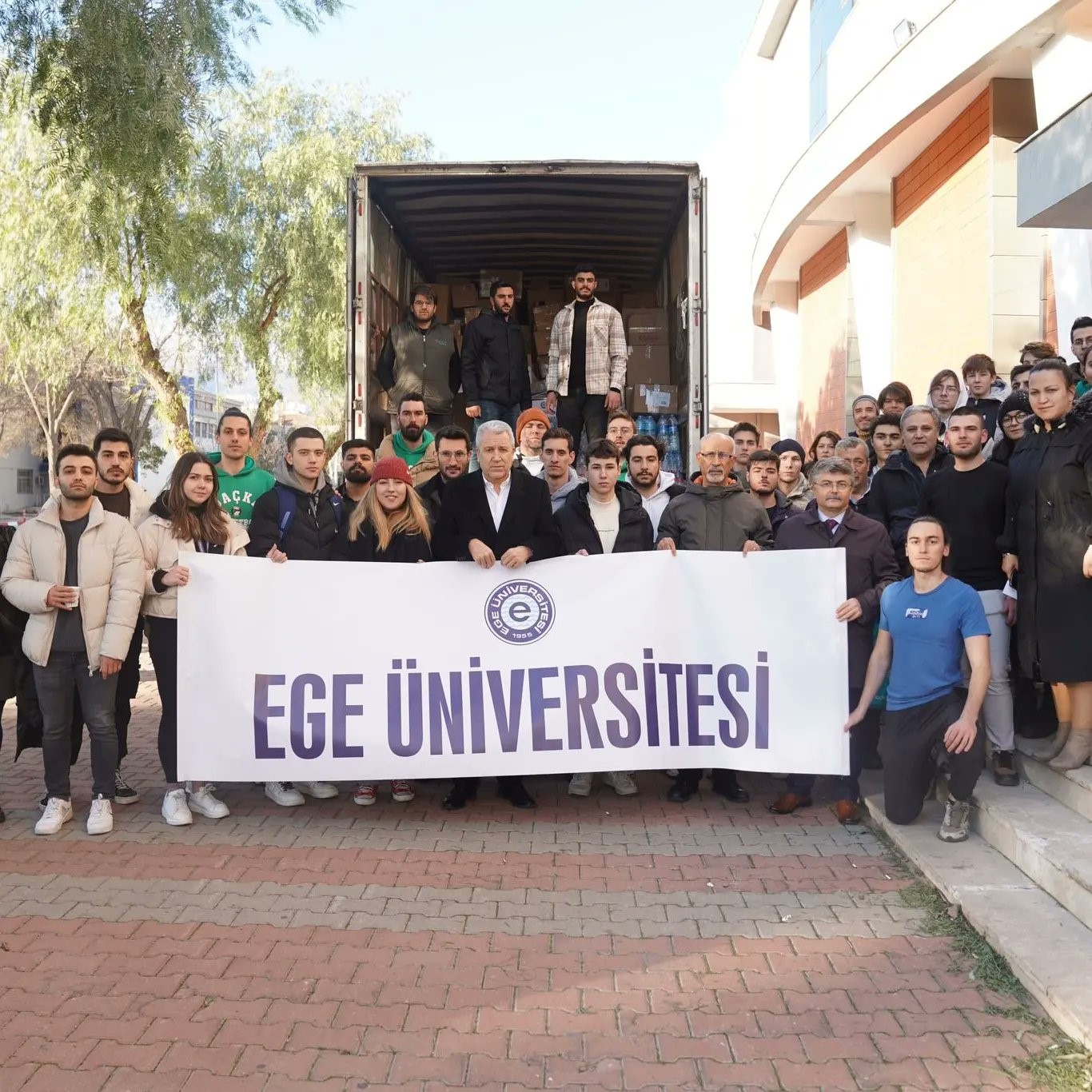 Ege Üniversitesi en çok sosyal sorumluluk projesi yapan üniversite oldu