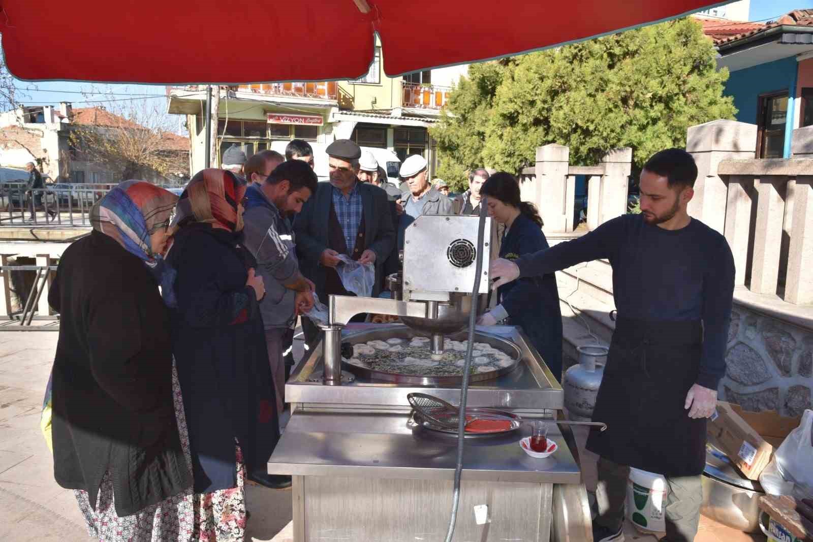 Sındırgı’da şehitler için lokma hayrı düzenlendi