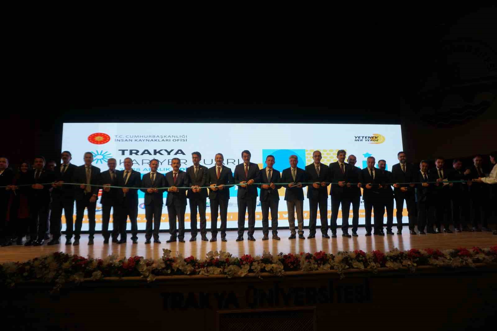 Edirne’nin ev sahipliğinde gerçekleştirilen "Trakya Kariyer Fuarı" açıldı