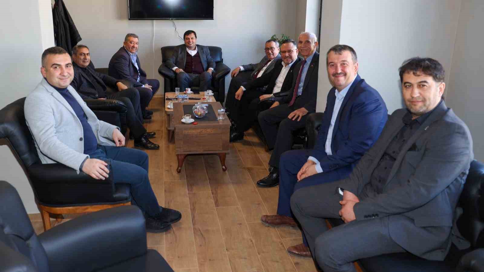 Uşak Belediyesi’nden esnaf odalarına  bina tahsisi