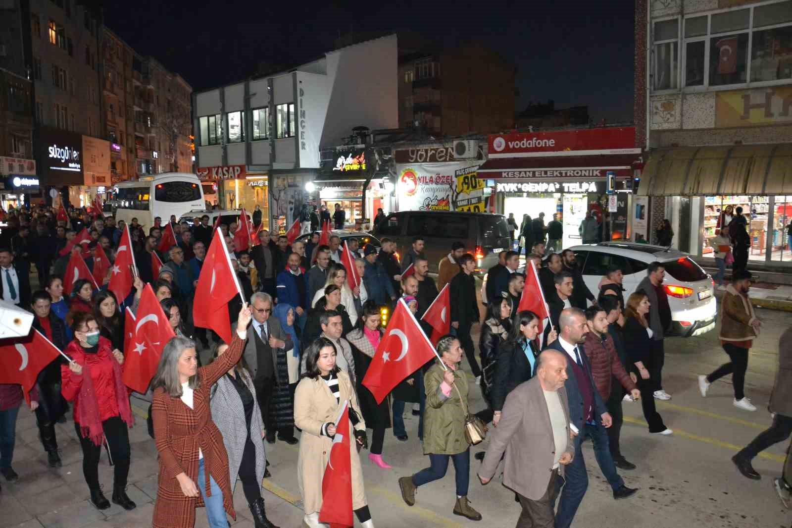 Keşan’da “Şehitlere Saygı ve Teröre Lanet Yürüyüşü” yapıldı