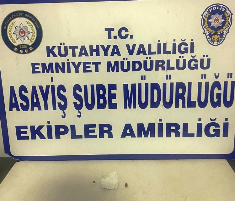 Kütahya’da bir şahsın üzerinde uyuşturucu ele geçirildi