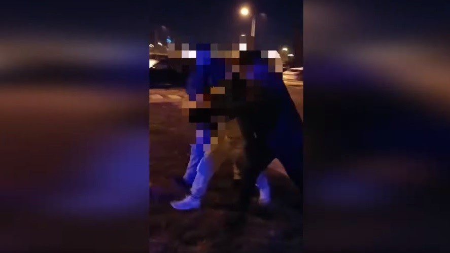 Altın hırsızı polisten ka&ccedil;amadı
