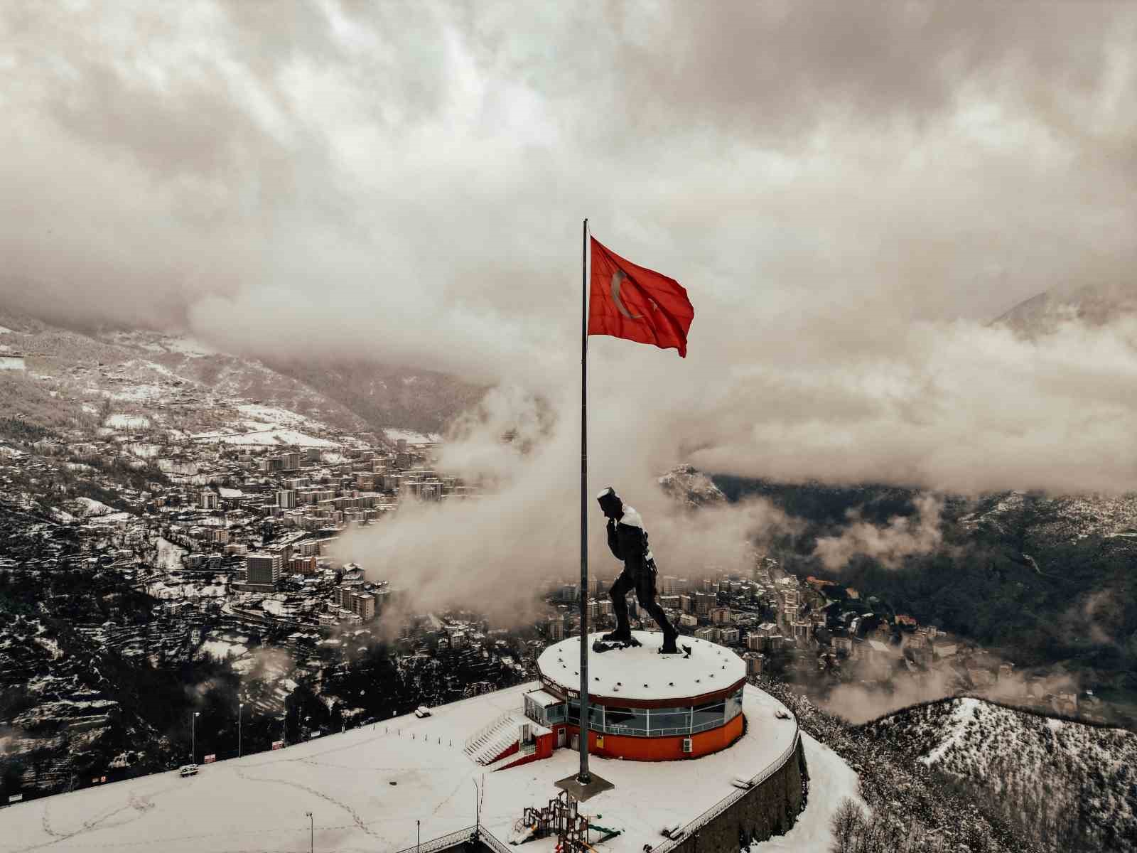 Artvin’de kar manzaraları havadan görüntülendi