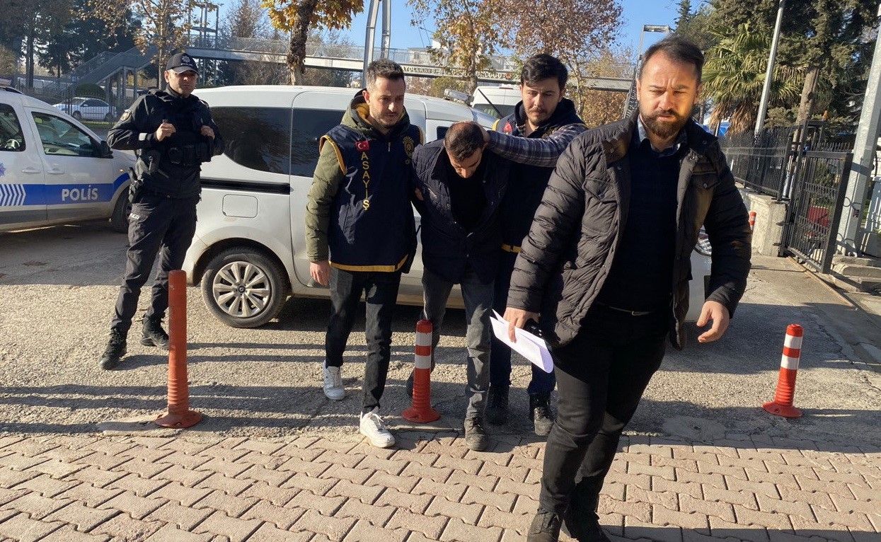 16 yaşındaki &ccedil;ocuğu &ouml;ld&uuml;ren şahıs adliyeye sevk edildi
