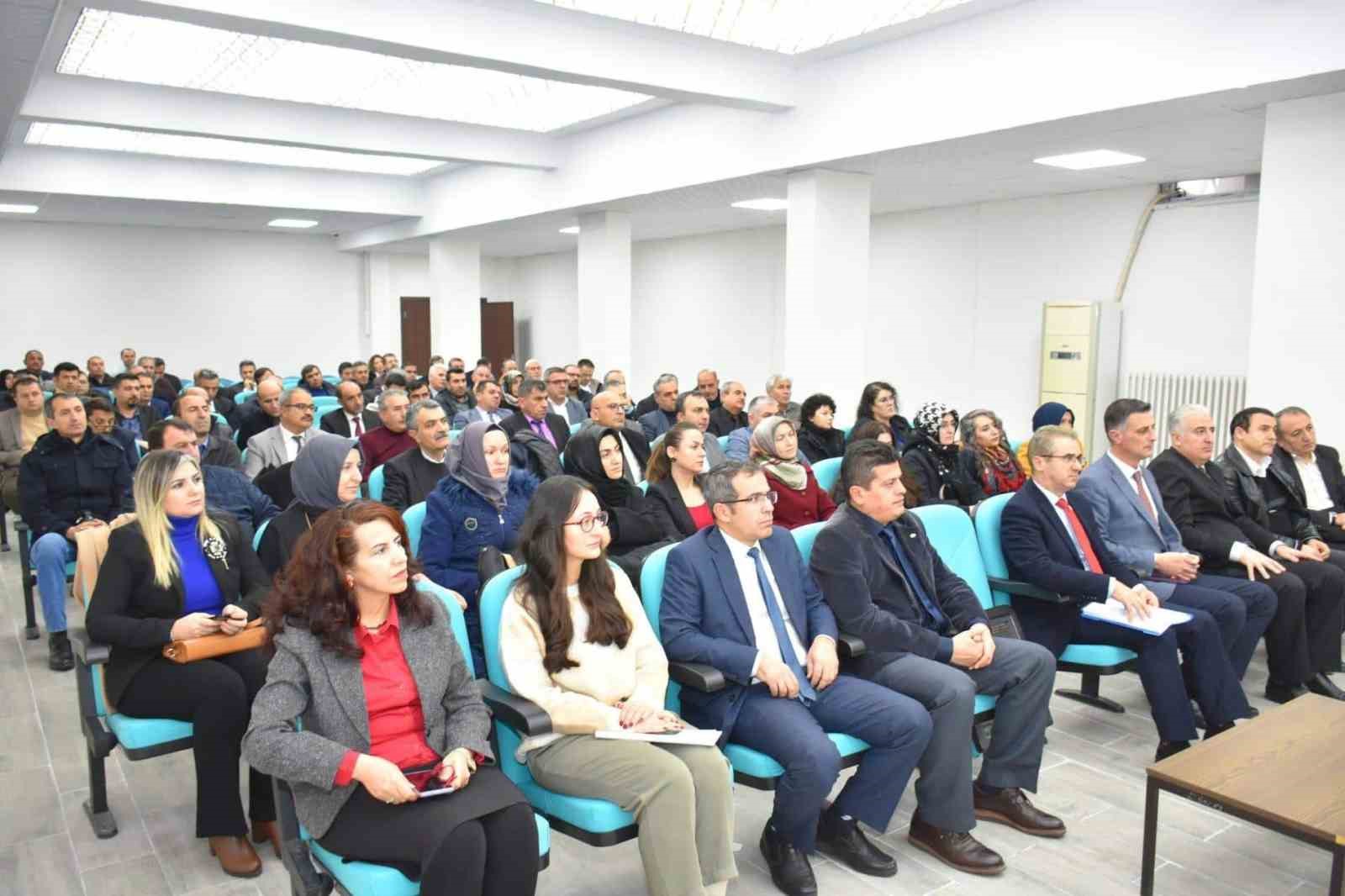 Okul ve kurum y&ouml;neticilerine "Protokol ve Sosyal Davranış Kuralları" konulu seminer
