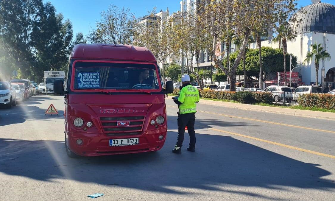 Mersin’de toplu taşıma araçlarına yönelik denetimler sürüyor
