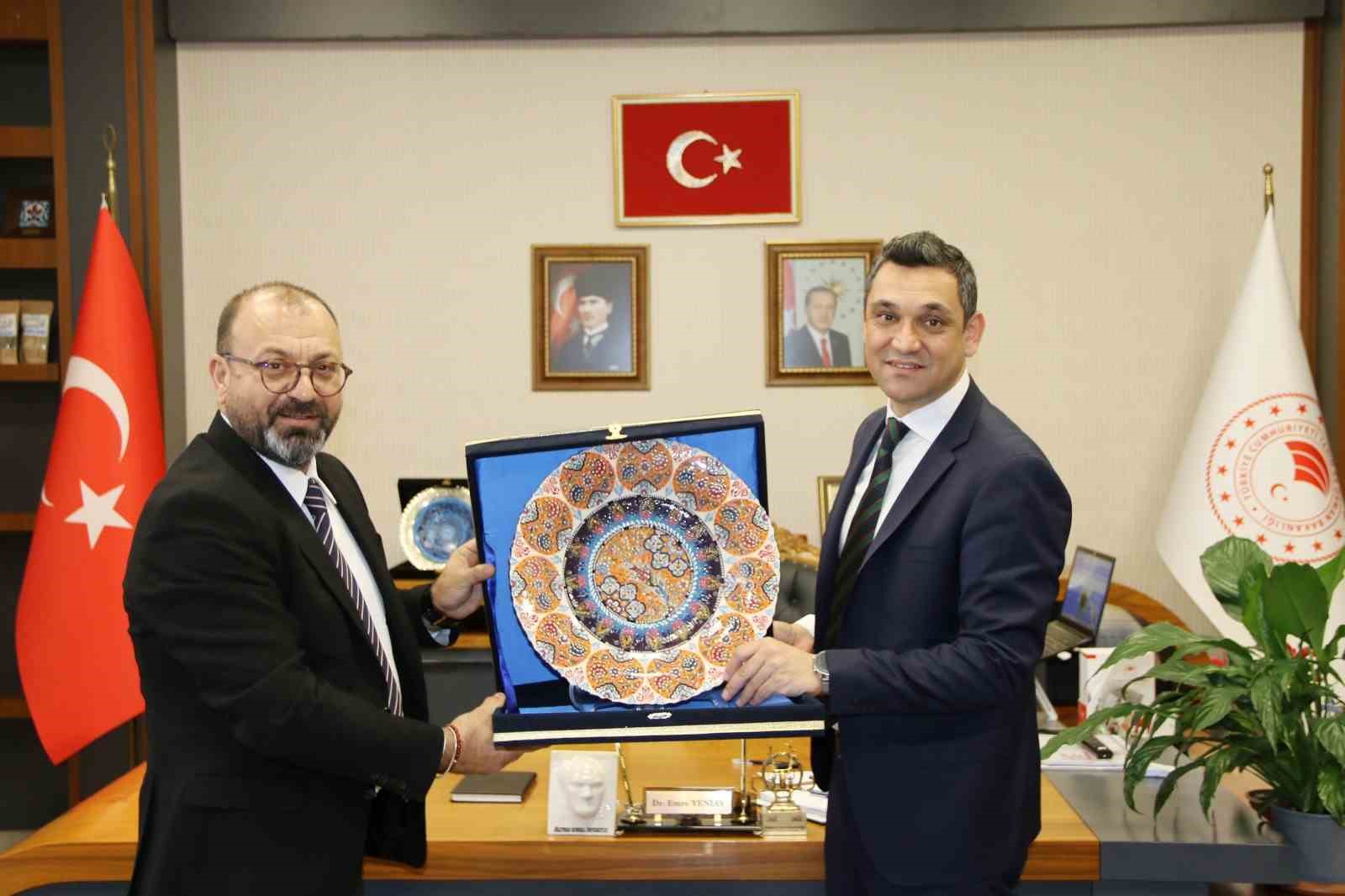 K&uuml;tahya OSB Y&ouml;netiminden yeni g&ouml;reve başlayan kurum yetkililerine ziyaret
