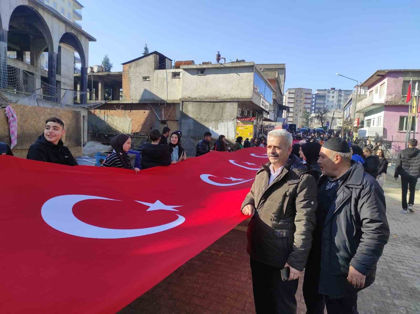 Batman’da binlerce kişi terörü lanetledi