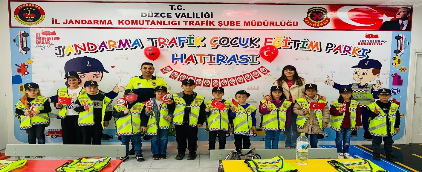 Hem jandarmayı tanıdılar hem trafik eğitimi aldılar
