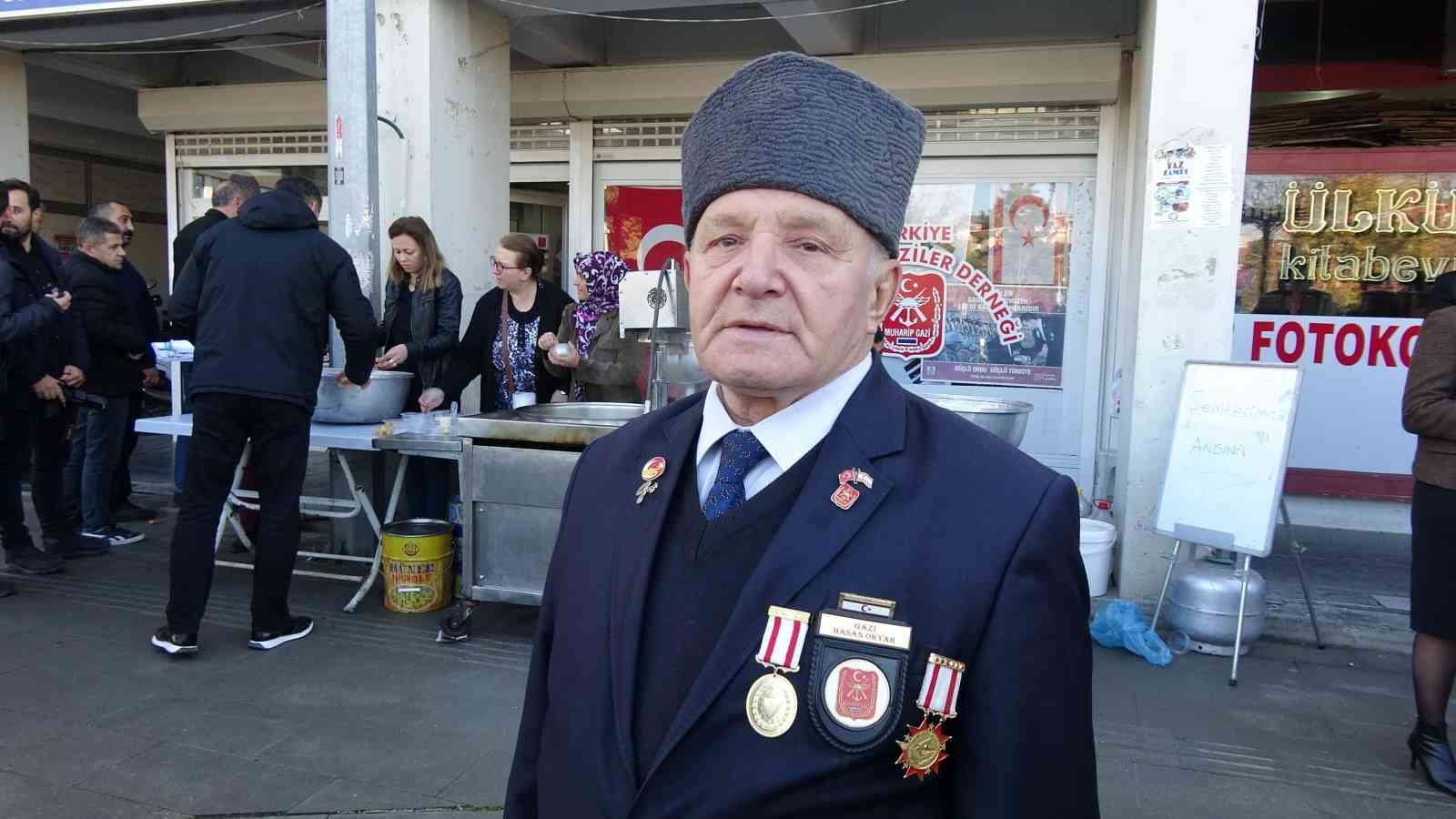 Burdur&rsquo;da şehitler i&ccedil;in Gaziler Derneği&rsquo;nde lokma dağıtıldı
