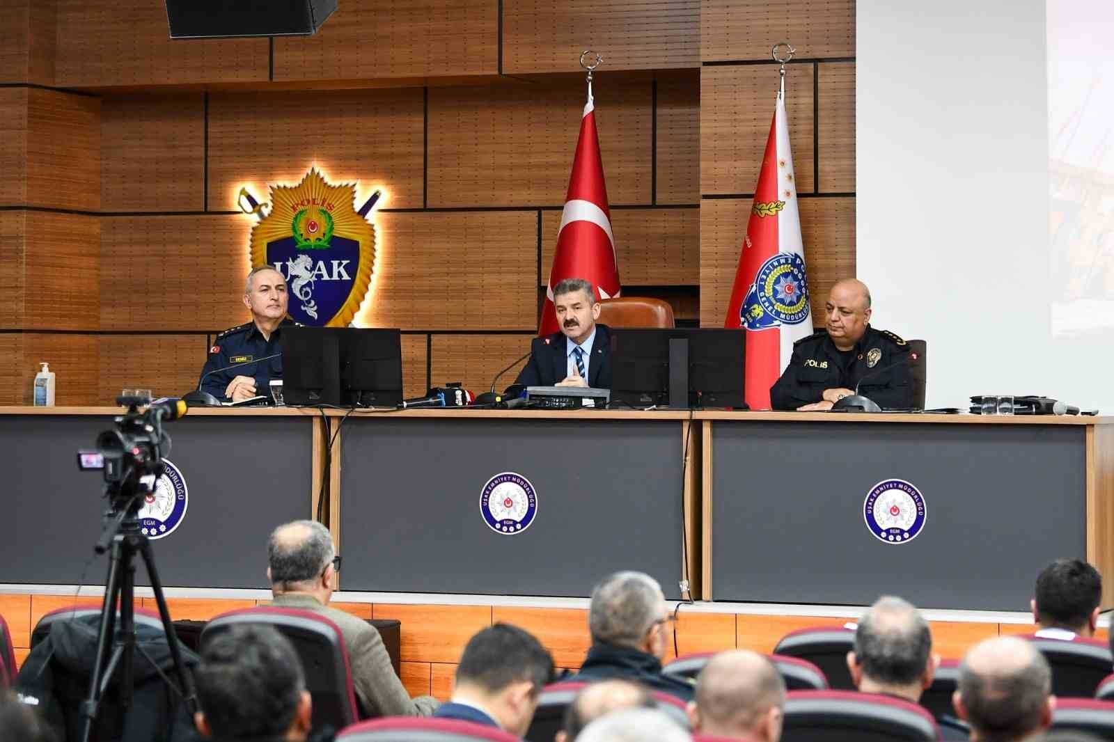 Uşak&rsquo;ta asayiş ve g&uuml;venlik bilgilendirme toplantısı d&uuml;zenlendi.

