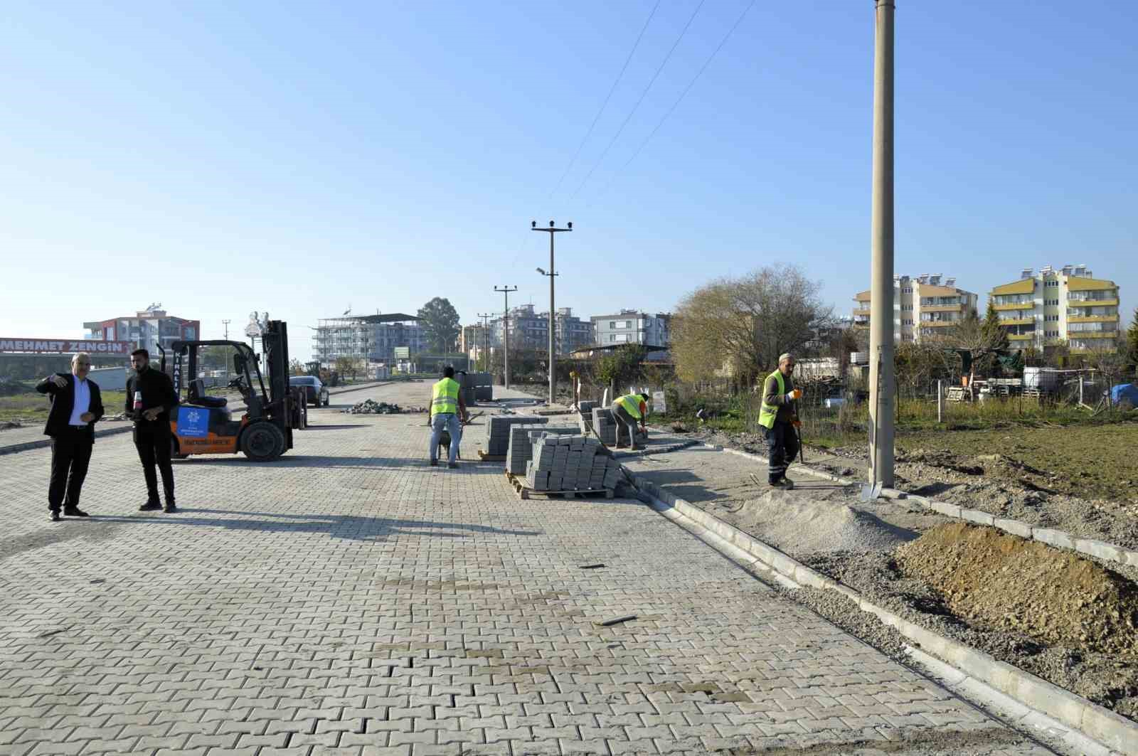 Büyükşehir’in Çine’deki yol çalışması vatandaşları memnun etti
