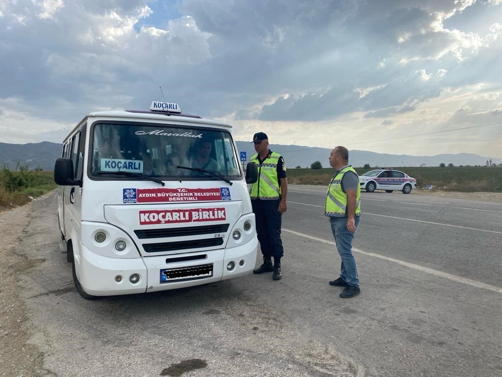 Aydın’da minibüs sürücülerine sivil denetim
