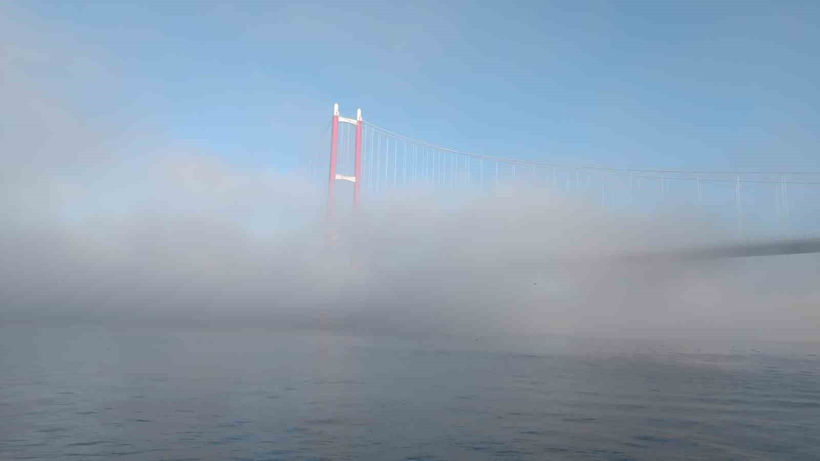 &Ccedil;anakkale Boğazı sis nedeniyle transit gemi ge&ccedil;işlerine kapatıldı
