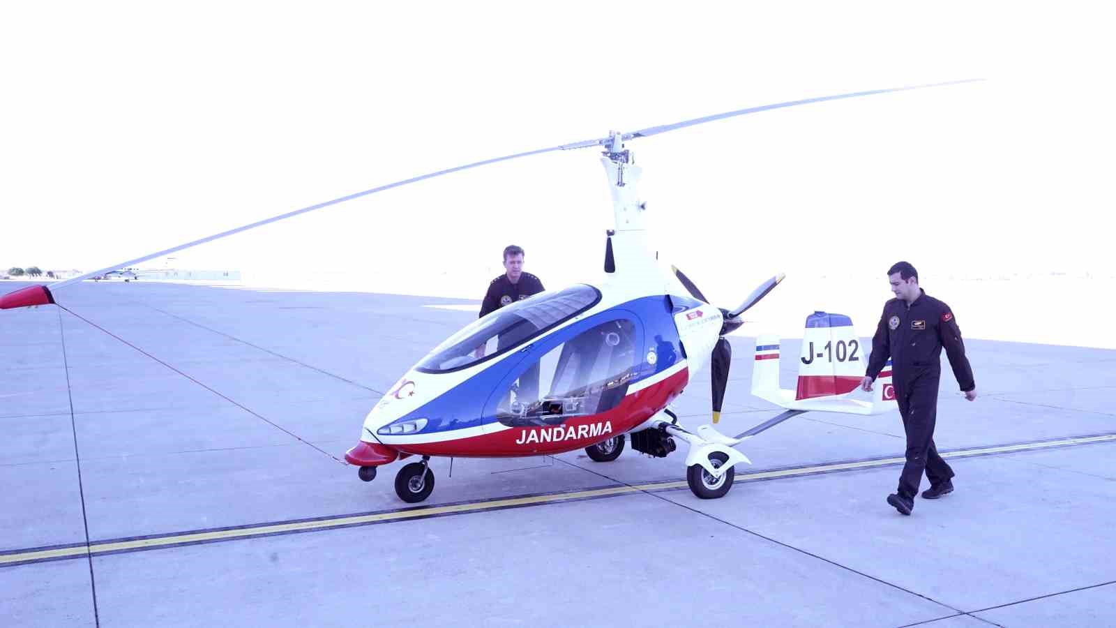 Jandarma zeytinlikleri &rsquo;gyrocopter&rsquo; ile korunuyor
